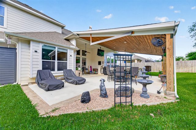 13859 Shoreline Drive, Willis, TX 77318