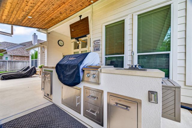 13859 Shoreline Drive, Willis, TX 77318