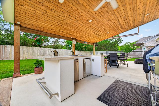 13859 Shoreline Drive, Willis, TX 77318