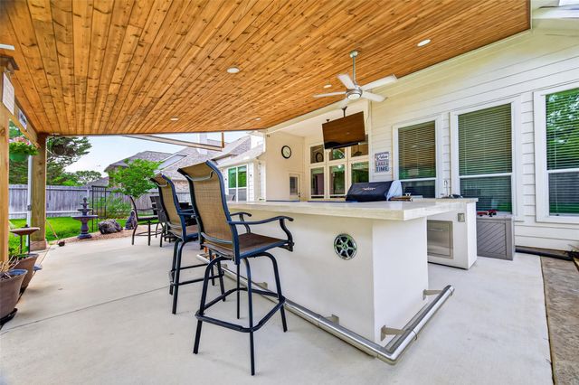 13859 Shoreline Drive, Willis, TX 77318