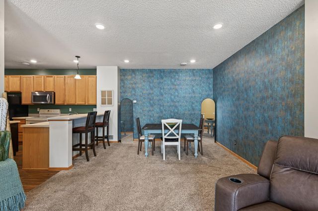 48 River Woods Drive W, Saint Paul Park, MN 55071