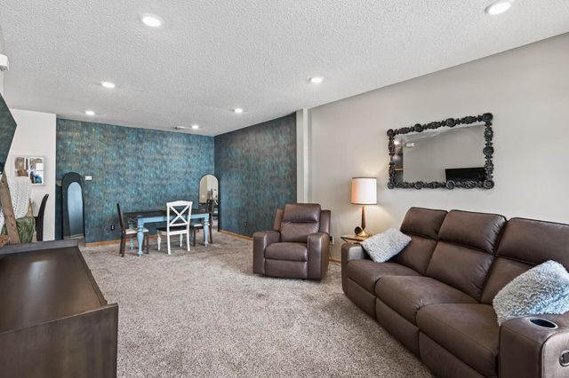 48 River Woods Drive W, Saint Paul Park, MN 55071