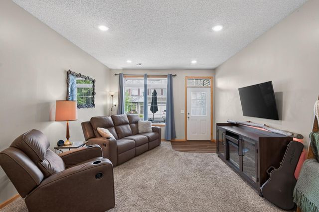 48 River Woods Drive W, Saint Paul Park, MN 55071