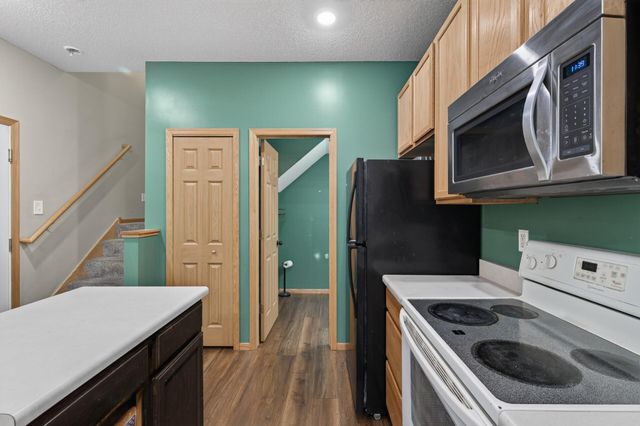 48 River Woods Drive W, Saint Paul Park, MN 55071
