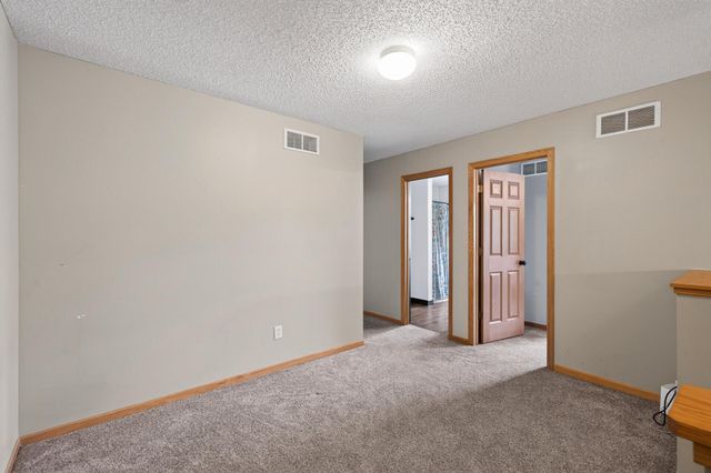 48 River Woods Drive W, Saint Paul Park, MN 55071
