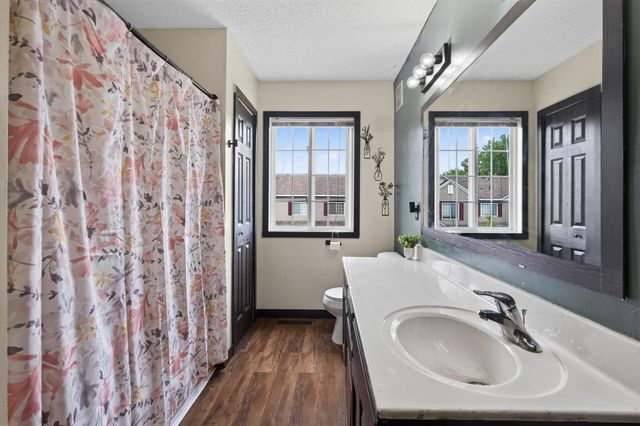 48 River Woods Drive W, Saint Paul Park, MN 55071