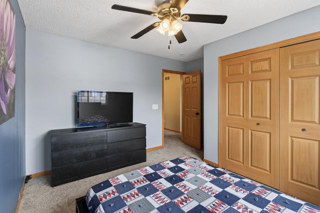 48 River Woods Drive W, Saint Paul Park, MN 55071