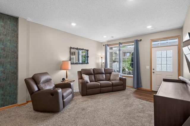 48 River Woods Drive W, Saint Paul Park, MN 55071