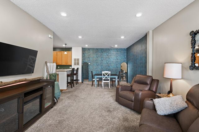 48 River Woods Drive W, Saint Paul Park, MN 55071