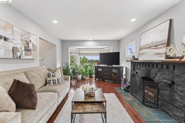 3039 Modesto Ave, Oakland, CA 94619
