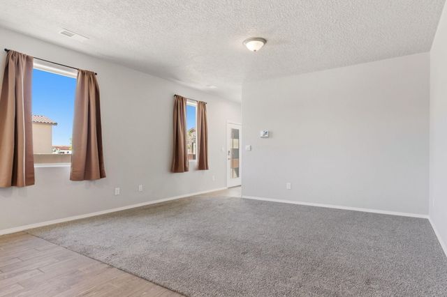 748 Amatista Loop SE, Rio Rancho, NM 87124