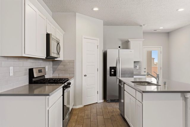 748 Amatista Loop SE, Rio Rancho, NM 87124