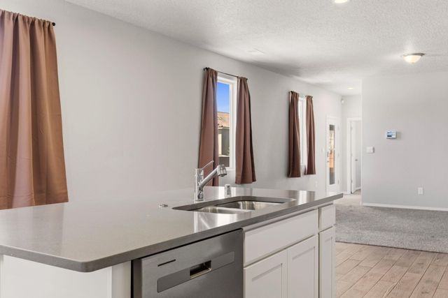 748 Amatista Loop SE, Rio Rancho, NM 87124