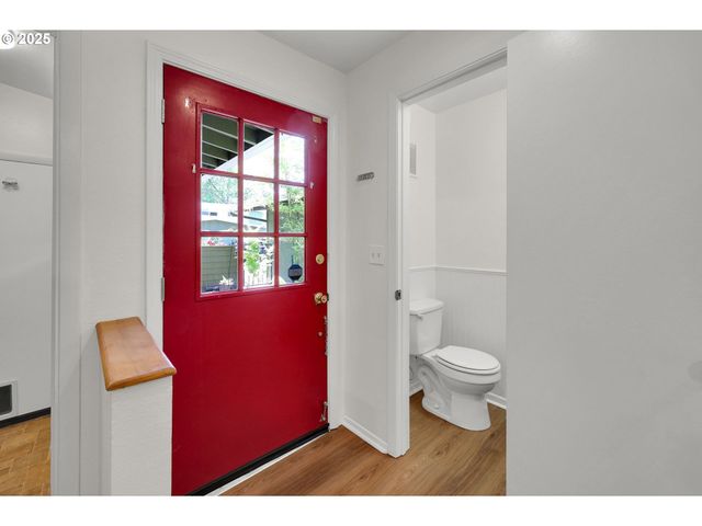 1308 QUAKER St, Eugene, OR 97402