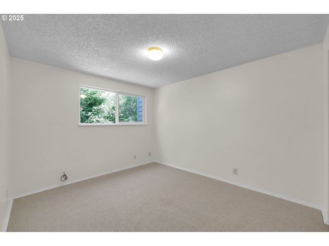 1308 QUAKER St, Eugene, OR 97402