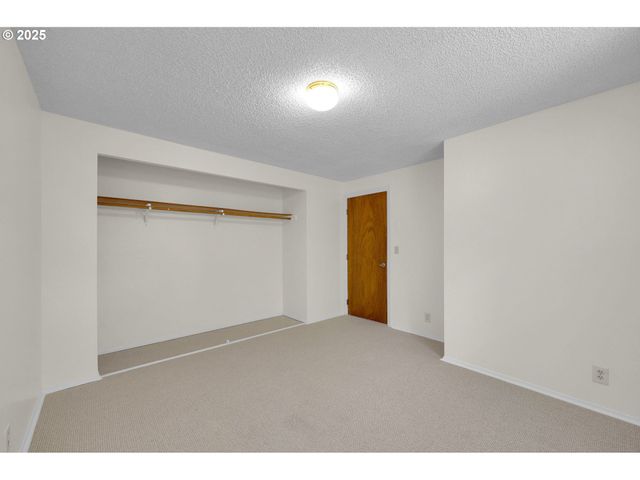 1308 QUAKER St, Eugene, OR 97402