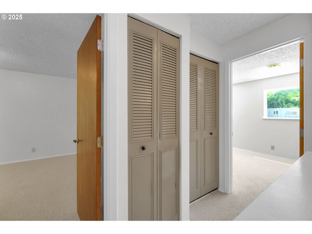 1308 QUAKER St, Eugene, OR 97402