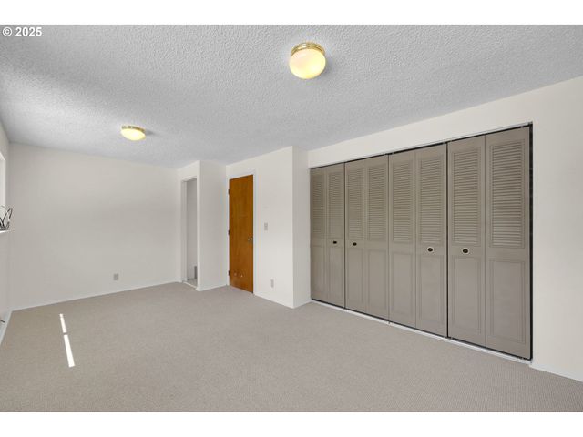 1308 QUAKER St, Eugene, OR 97402