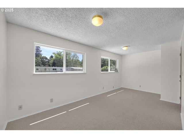 1308 QUAKER St, Eugene, OR 97402