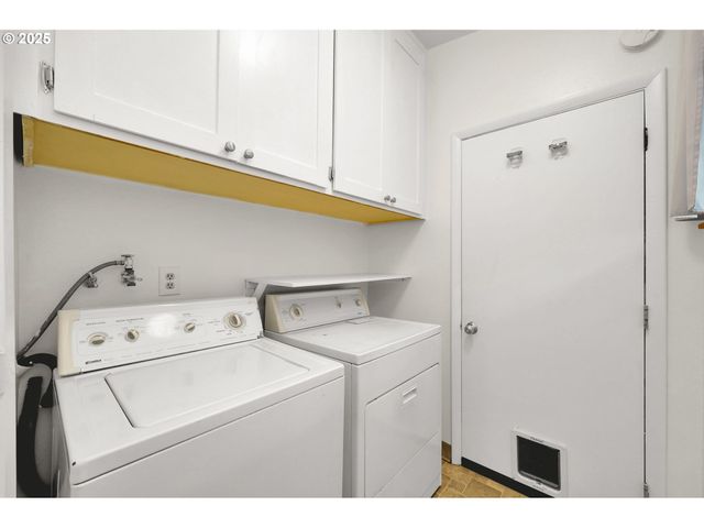 1308 QUAKER St, Eugene, OR 97402