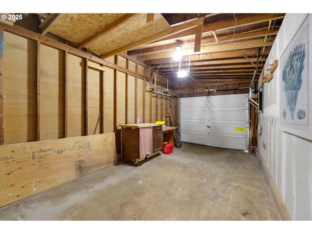 1308 QUAKER St, Eugene, OR 97402