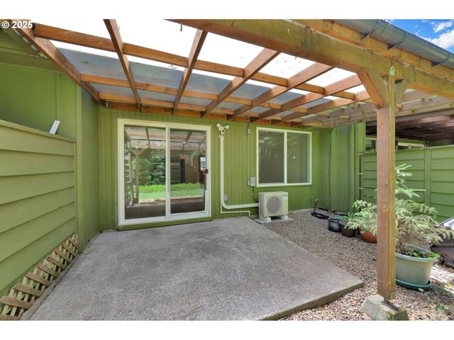 1308 QUAKER St, Eugene, OR 97402