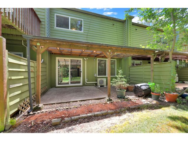 1308 QUAKER St, Eugene, OR 97402