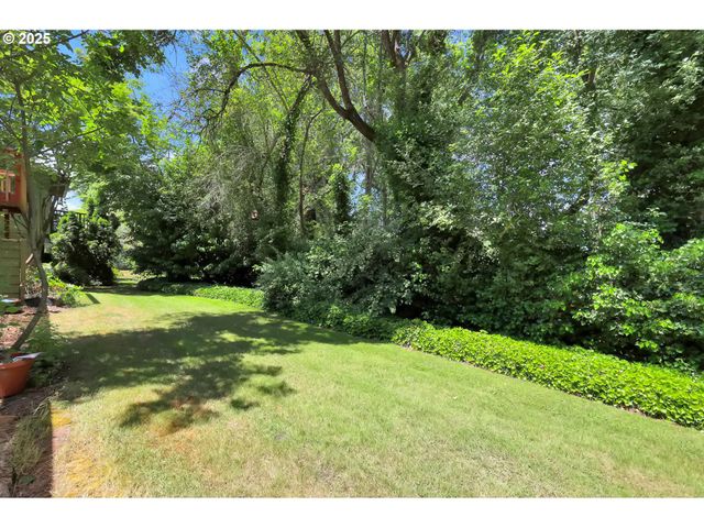 1308 QUAKER St, Eugene, OR 97402