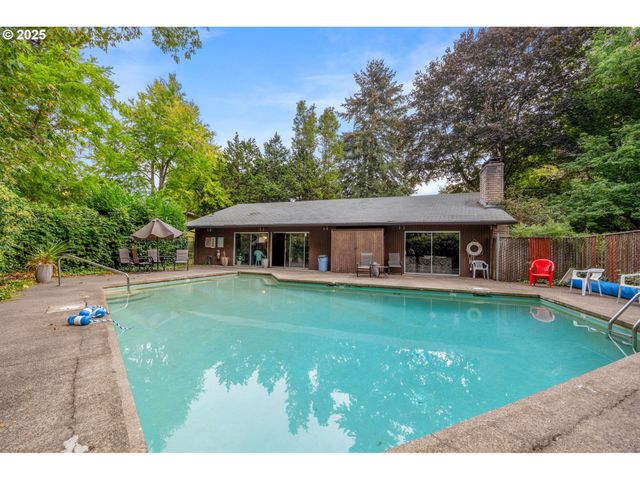1308 QUAKER St, Eugene, OR 97402