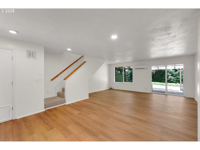 1308 QUAKER St, Eugene, OR 97402