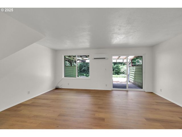 1308 QUAKER St, Eugene, OR 97402