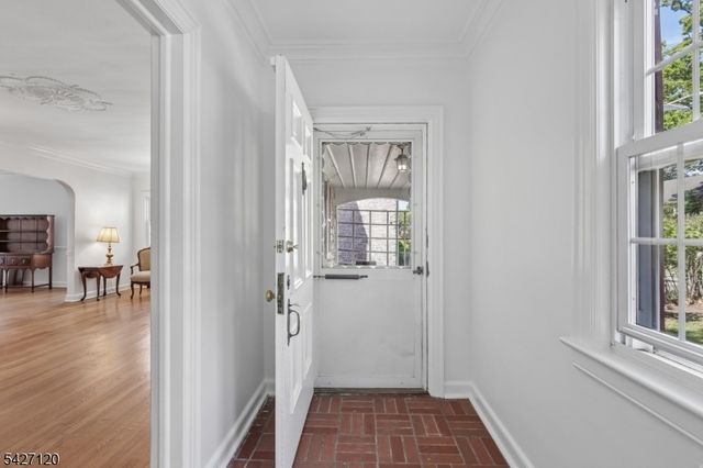 24 Wilton Ter, Verona Twp., NJ 07044
