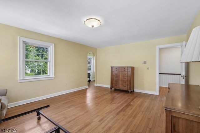 24 Wilton Ter, Verona Twp., NJ 07044