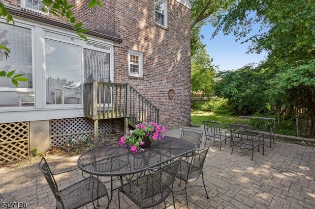 24 Wilton Ter, Verona Twp., NJ 07044