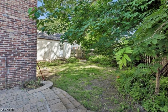 24 Wilton Ter, Verona Twp., NJ 07044