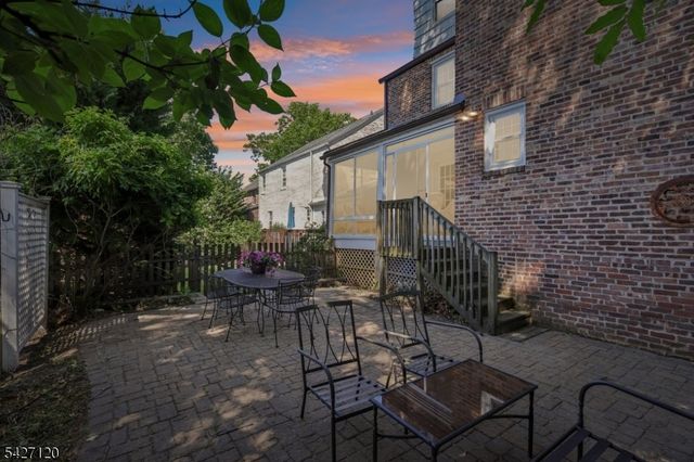 24 Wilton Ter, Verona Twp., NJ 07044