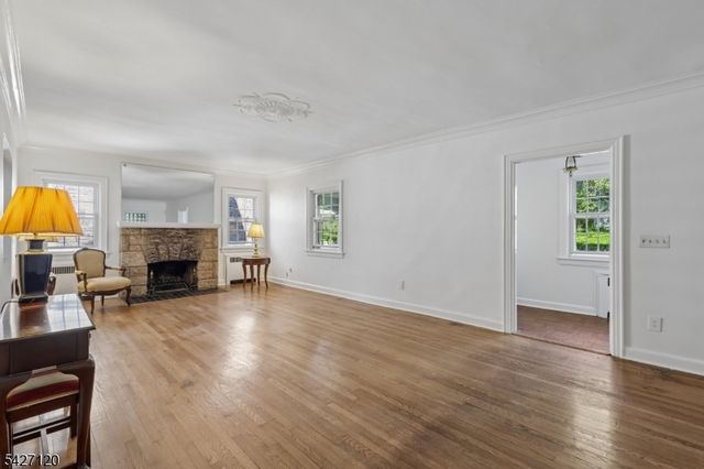 24 Wilton Ter, Verona Twp., NJ 07044