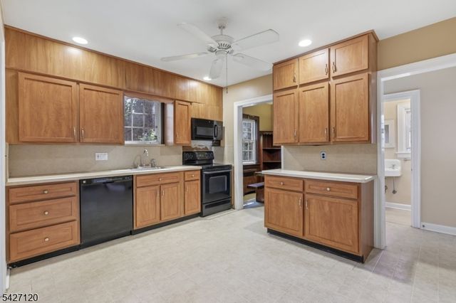 24 Wilton Ter, Verona Twp., NJ 07044