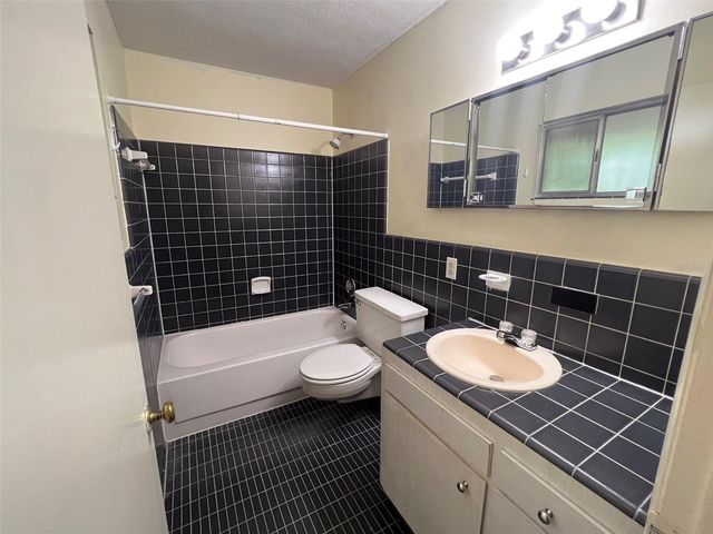3524 NW 12TH AVENUE, Gainesville, FL 32605