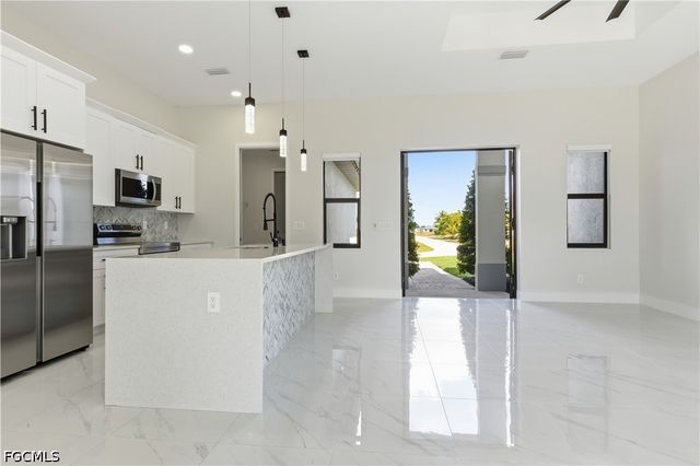 1442 NE 33rd LN, Cape Coral, FL 33909