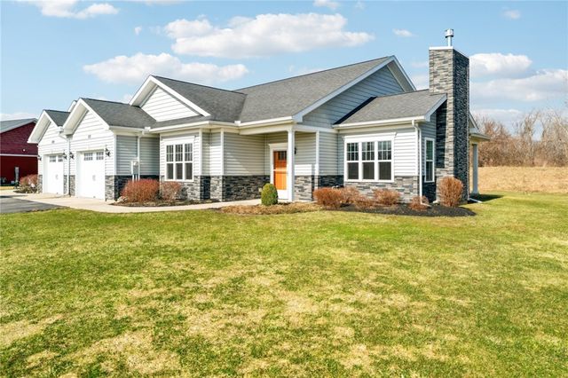 5111 Red Oak Lane, Batavia, NY 14020