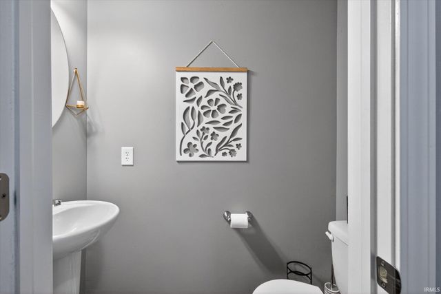 5484 W Hoge Drive, Bloomington, IN 47403