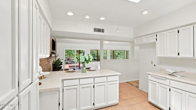 5620 N Barrasca Avenue, Tucson, AZ 85750