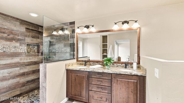 5620 N Barrasca Avenue, Tucson, AZ 85750