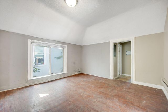 955 Burr Street, Saint Paul, MN 55130