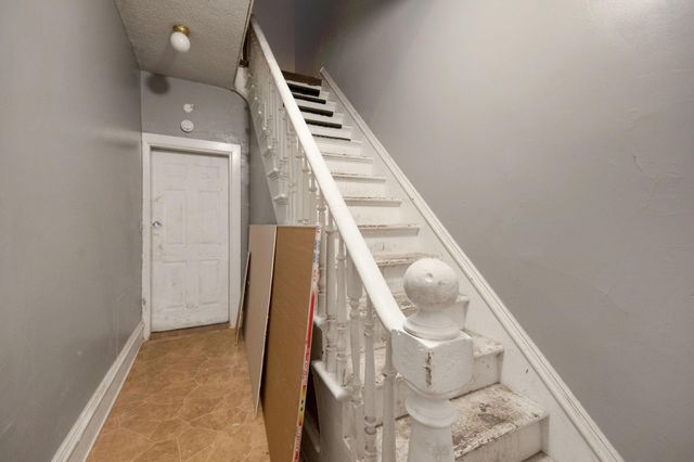 955 Burr Street, Saint Paul, MN 55130