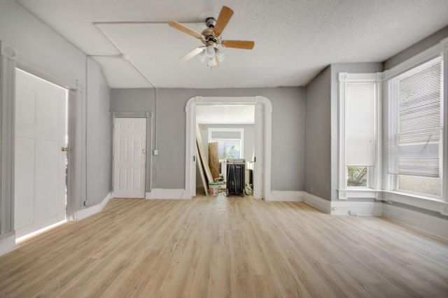 955 Burr Street, Saint Paul, MN 55130