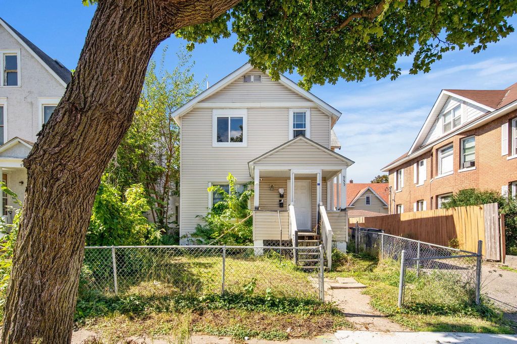 955 Burr Street, Saint Paul, MN 55130