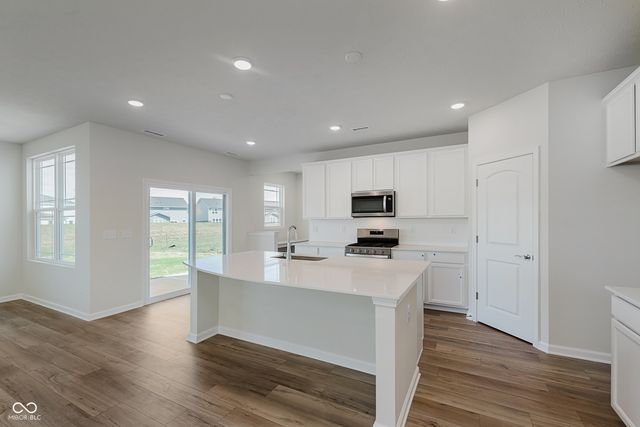 6826 Seabiscuit Road, Whitestown, IN 46075