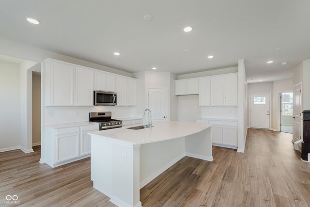 6826 Seabiscuit Road, Whitestown, IN 46075